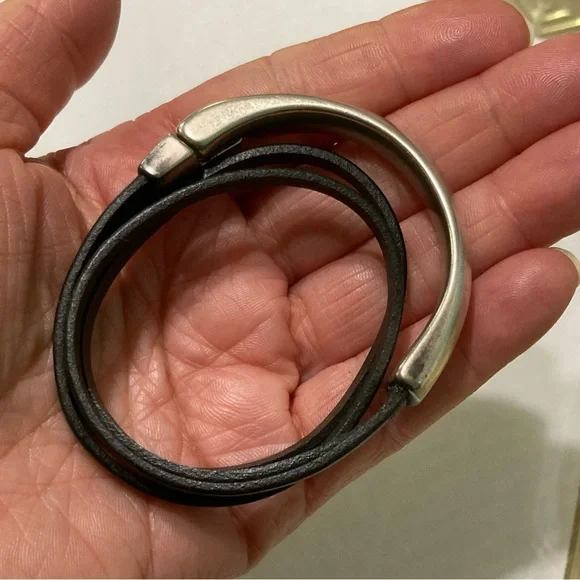 Unique Green Leather strap wrap bracelet metallic U shape magnetic closure - Picture 2 of 10